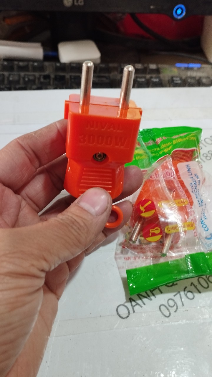 Phích cắm điện chịu tải 3000w
