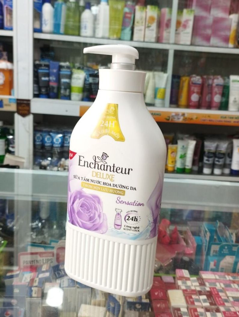 Sữa Tắm Nước Hoa Enchanteur Sensation Dưỡng Da 650GR (màu tím)
