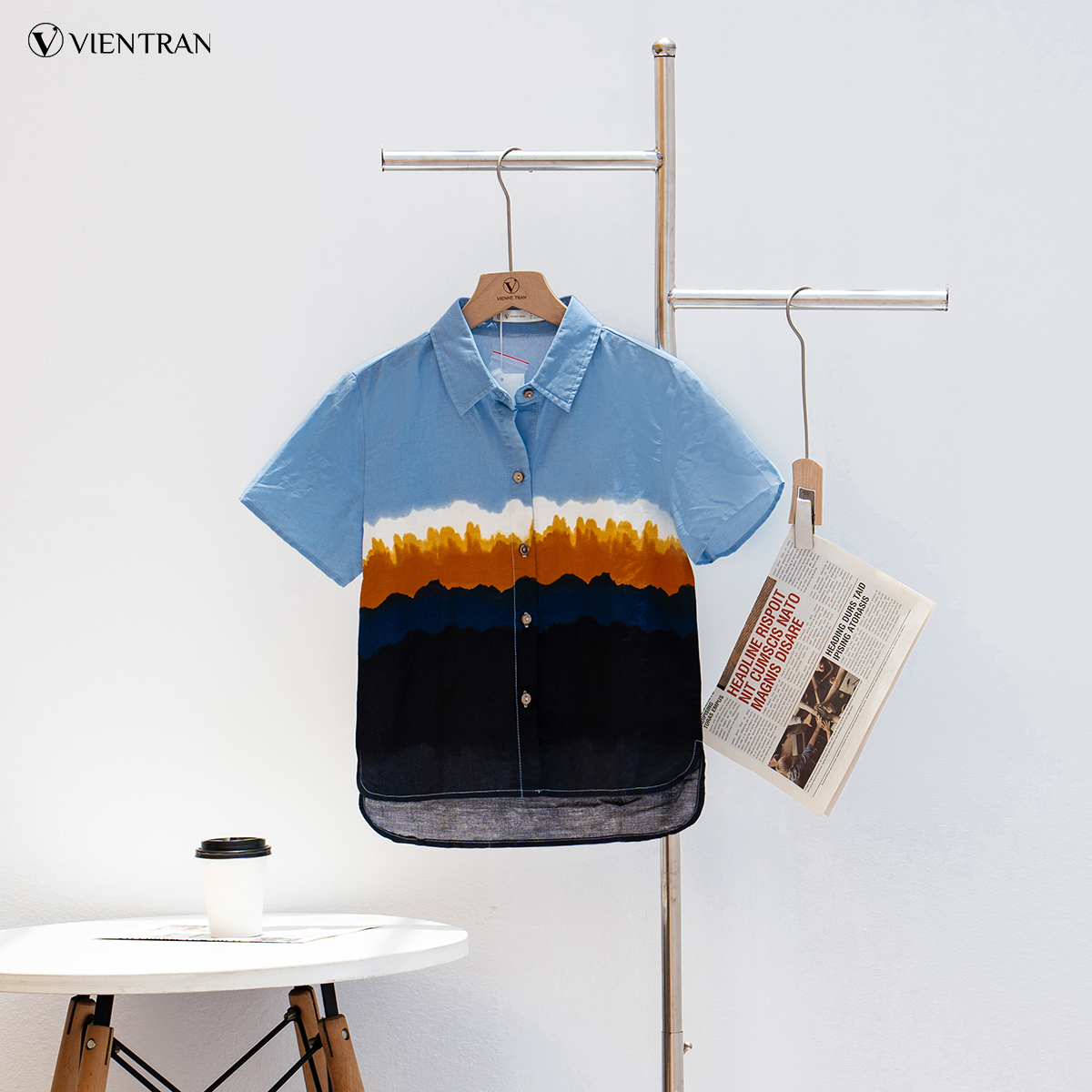 Áo sơ mi nữ croptop ngắn tay gấu lệch v61h23h015