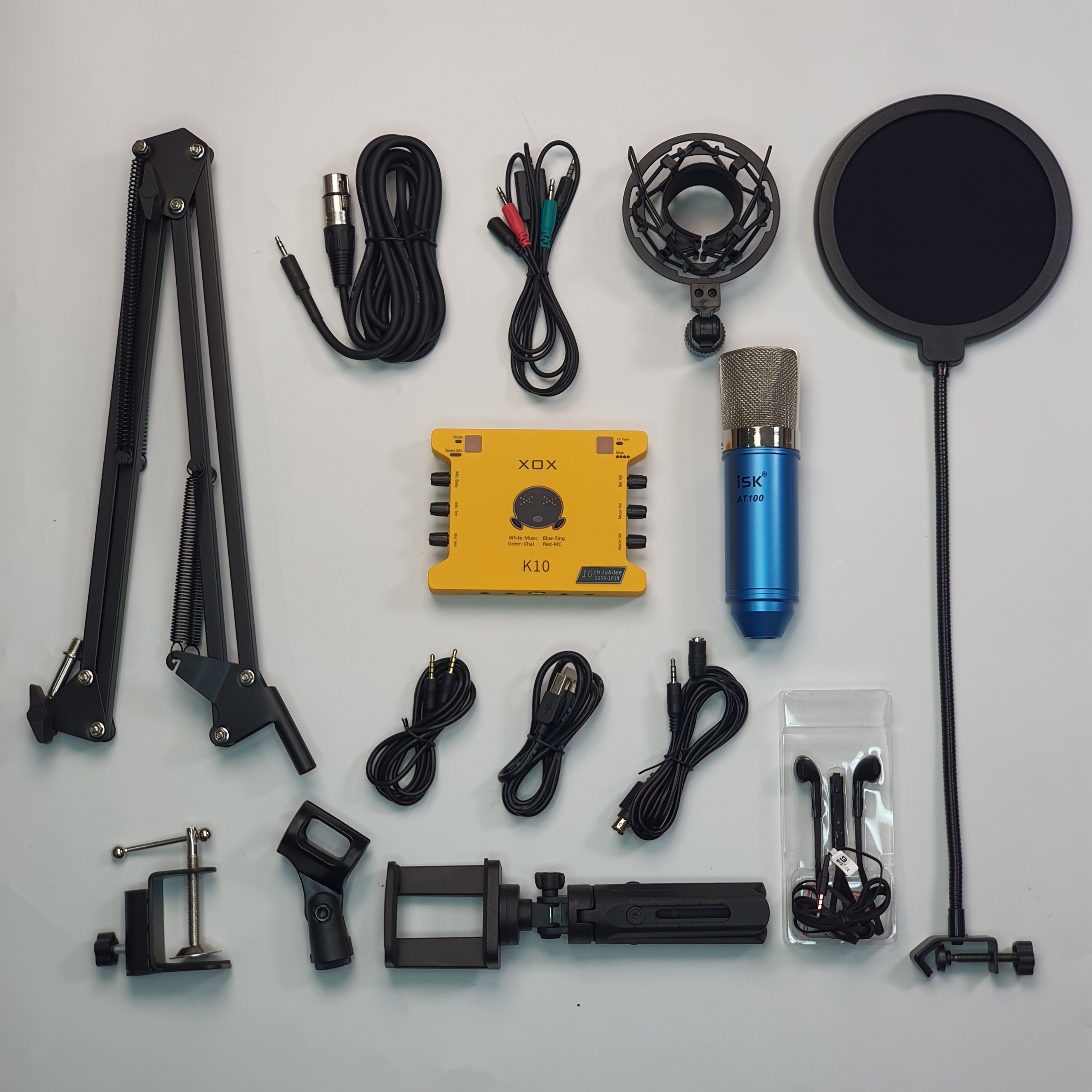 [ GIÁ RẺ NHẤT NĂM ] Bộ Combo Livestream Thu Âm Karaoke AT100 + Sound Card Xox K10 - Kèm Phụ Kiện Đẩy Đủ Kẹp Micro, Màng Lọc, Tai Nghe, Dây Live Ma1,Dễ Sử Dụng Cắm Vào Là Sài Ngay Bảo Hành 12 Tháng