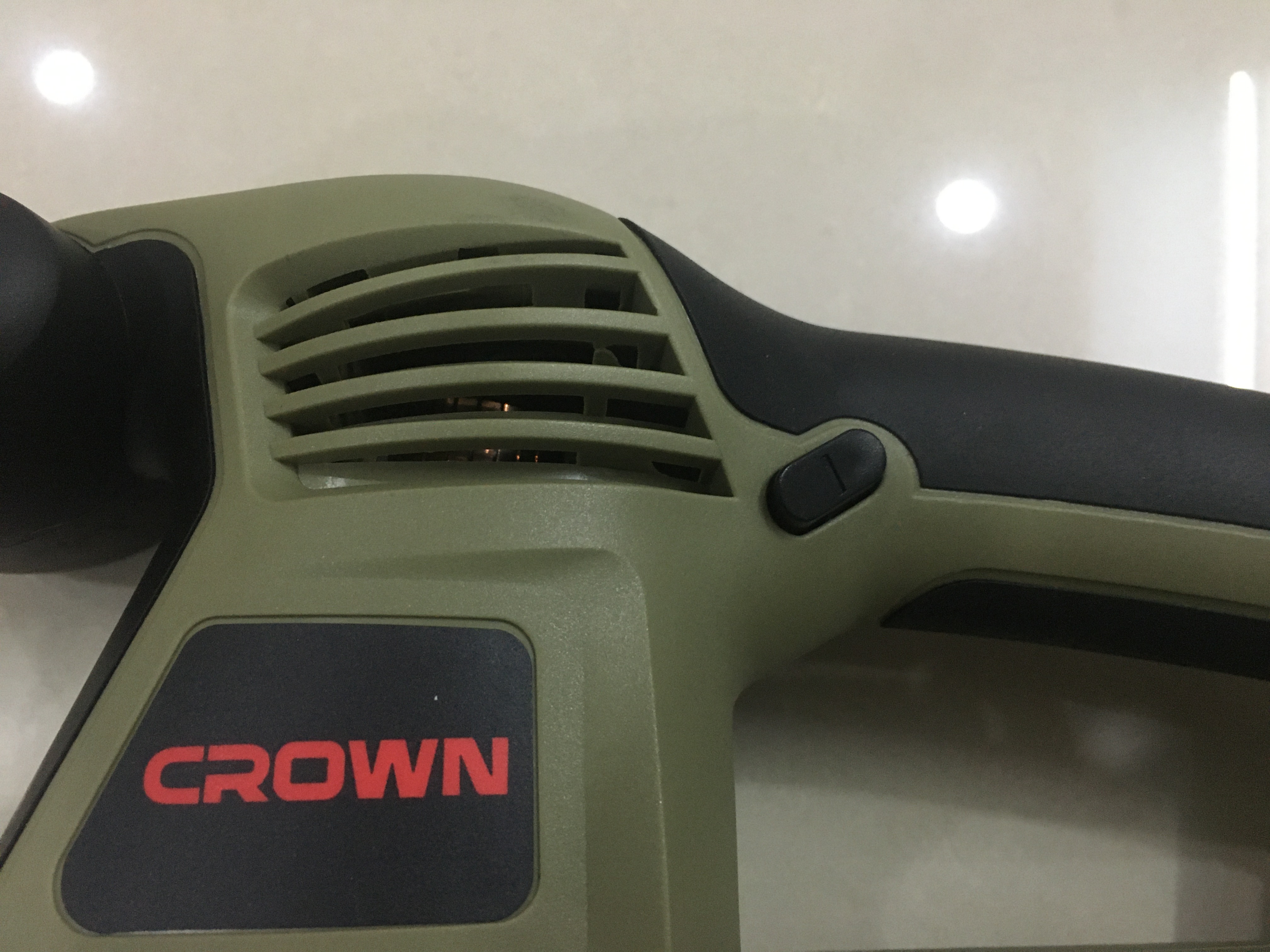 Máy chà nhám rung Crown CT13400