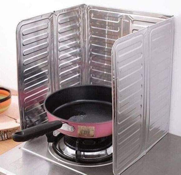Tấm chắn dầu mỡ chịu nhiệt, chống bắn bẩn bếp tiện dụng