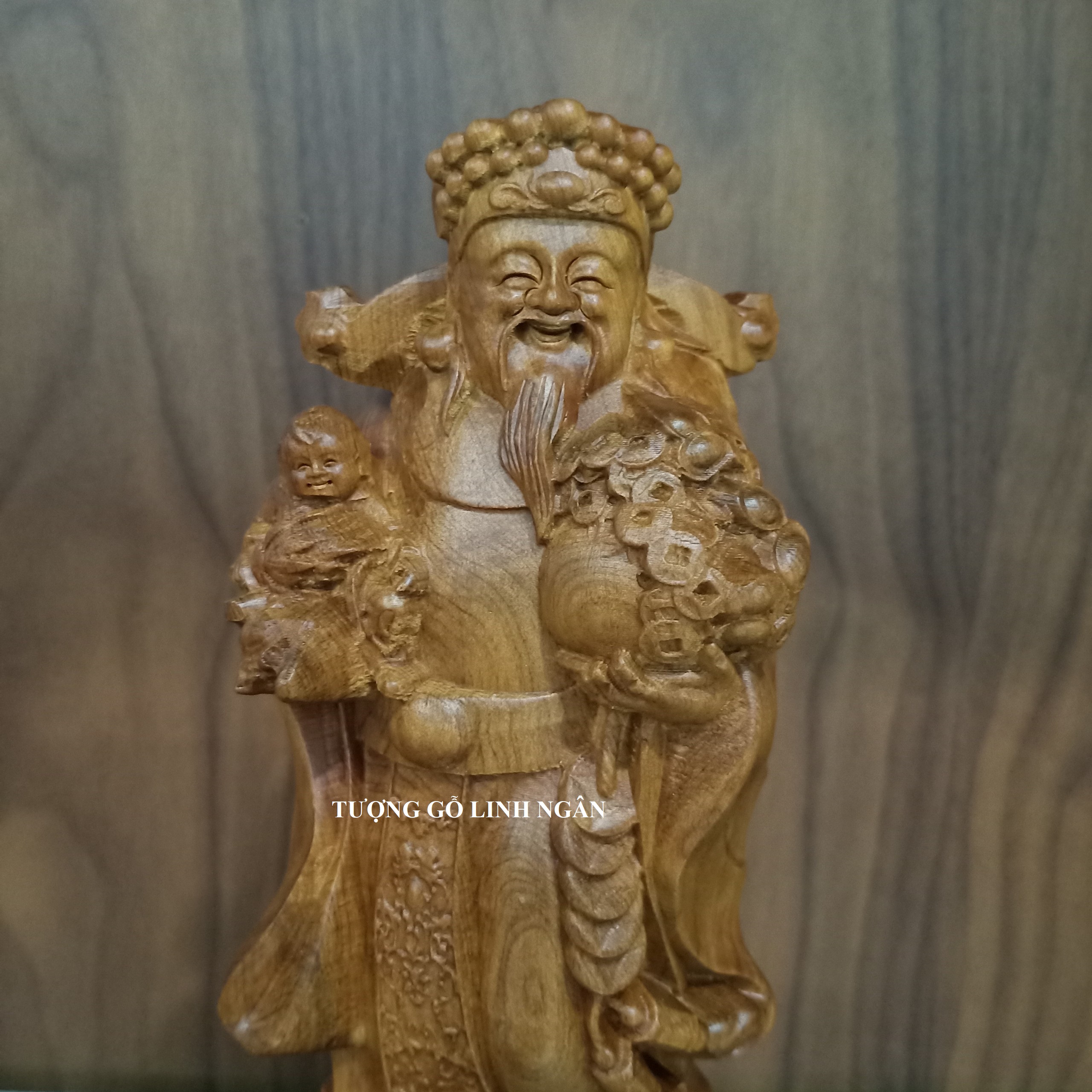 Thần tài gỗ bách xanh cao 20 cm