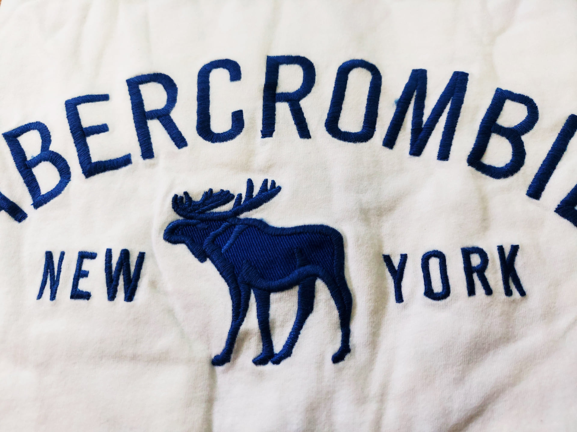 Áo thun Abercrombie & Fitch White navy
