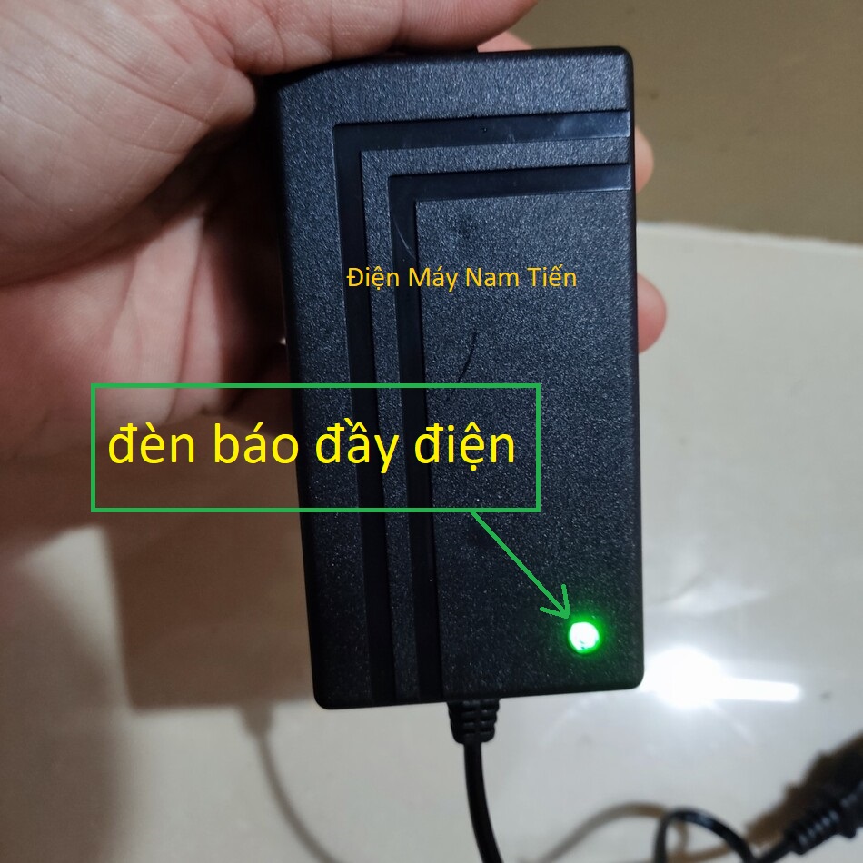 Sạc ắc quy 12V- Sạc bình bơm điện - sac ac quy