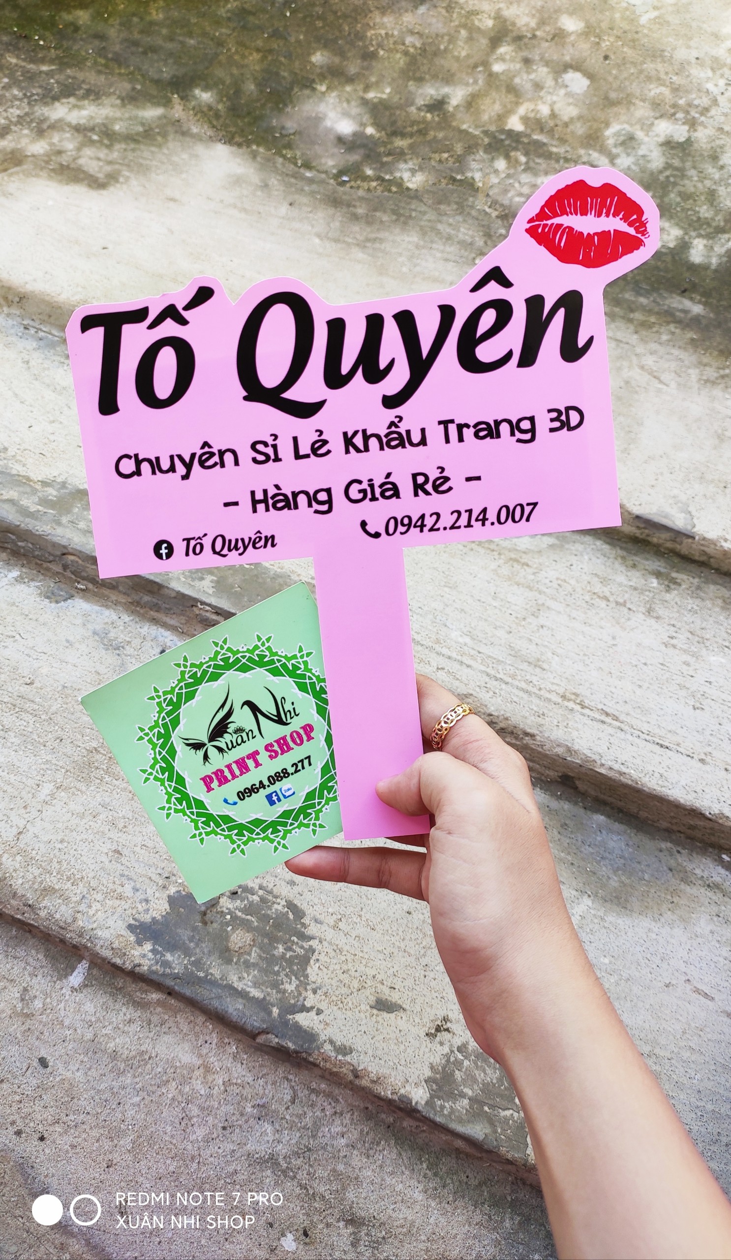 Logo cầm tay bản vuông