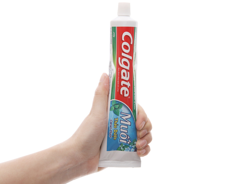 [HCM]Kem đánh răng Colgate muối thảo dược 200g