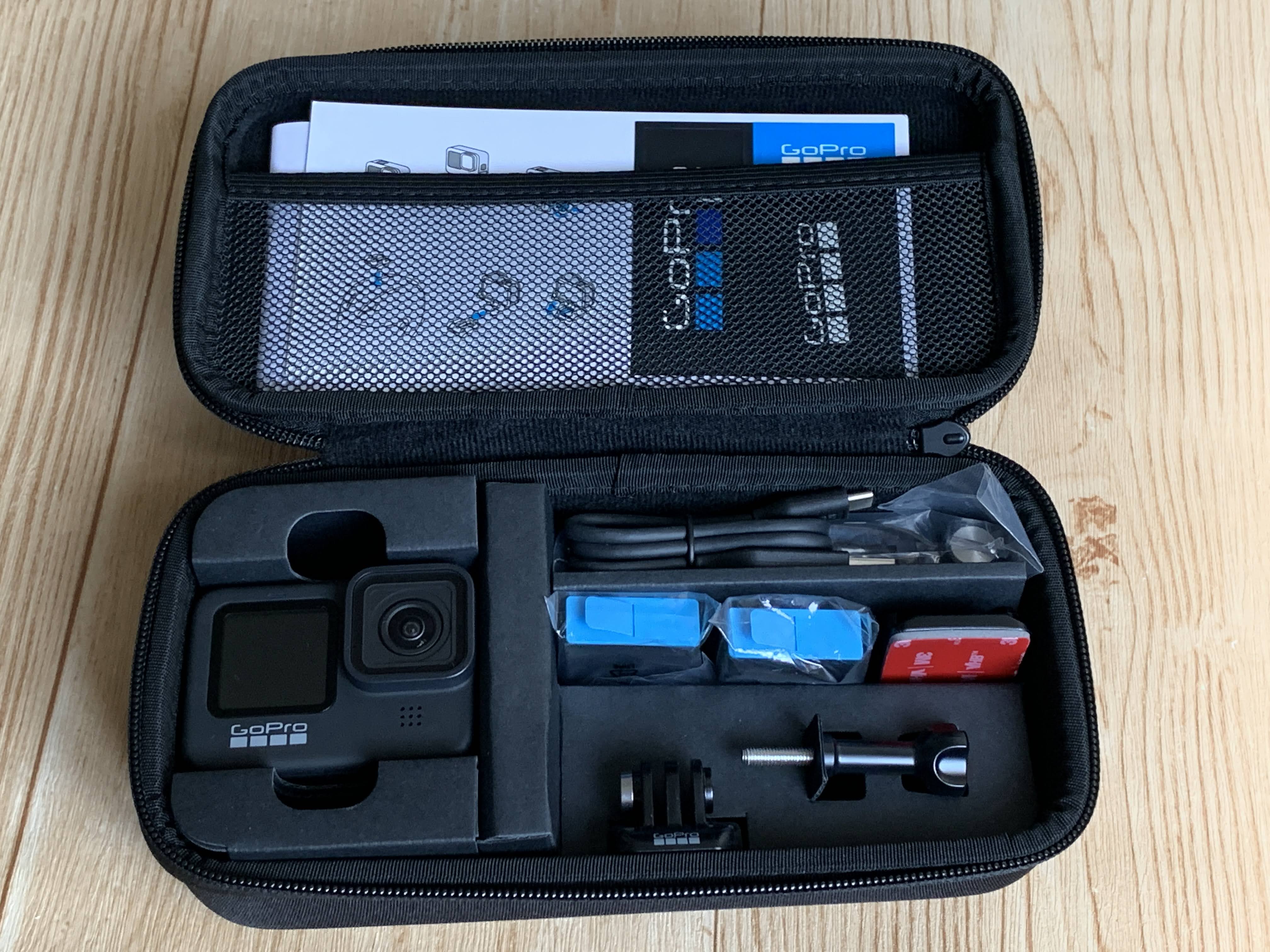 Combo Gopro 9 Black Bundle (Tặng kèm pin Tripod Shorty thẻ nhớ 64GB)