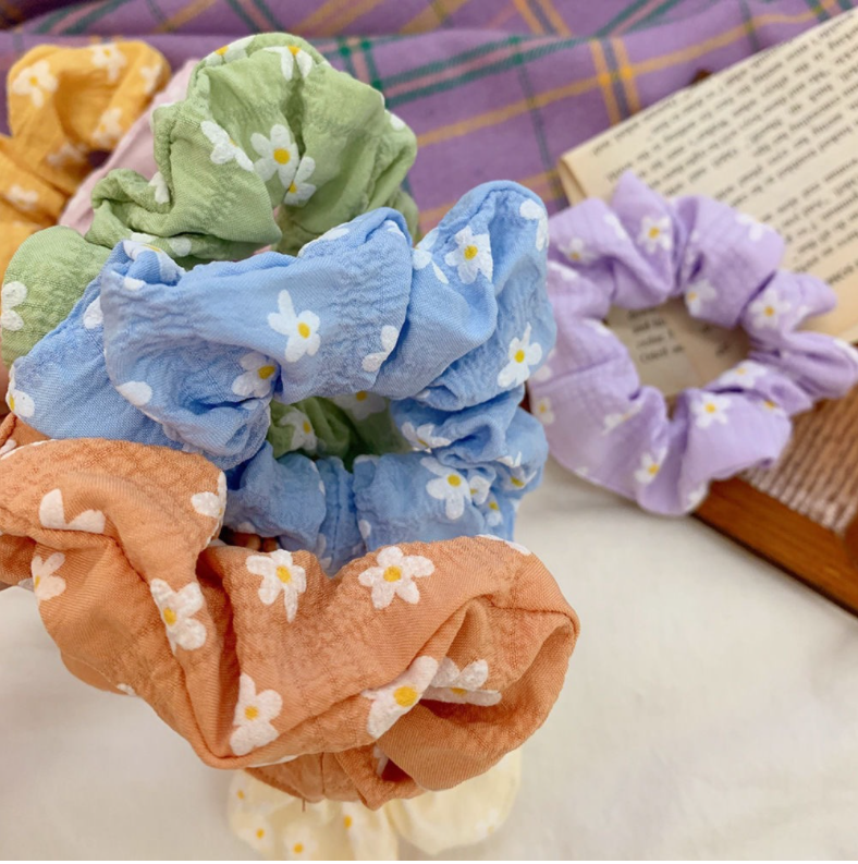 Dây buộc tóc scrunchies hoa cúc bằng vải