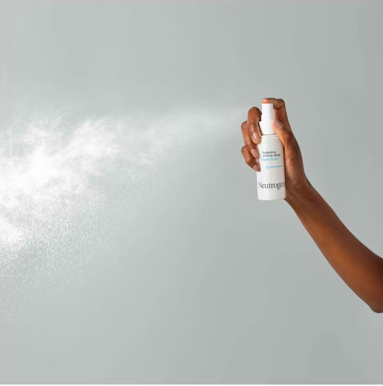 Xịt khoáng dưỡng ẩm Neutrogena Hydrating Setting Spray Hydro Boost 100ml