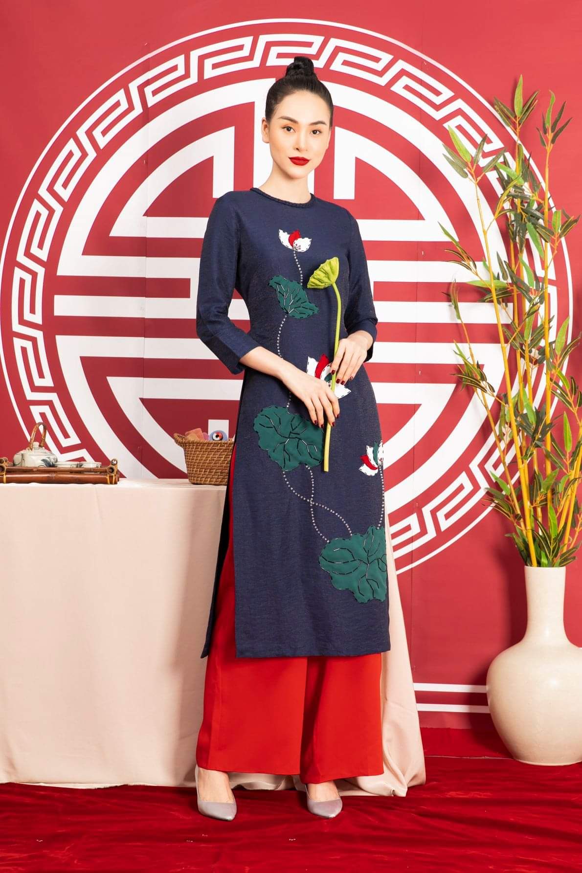 Ao dai cach tan vai lua thoang mat