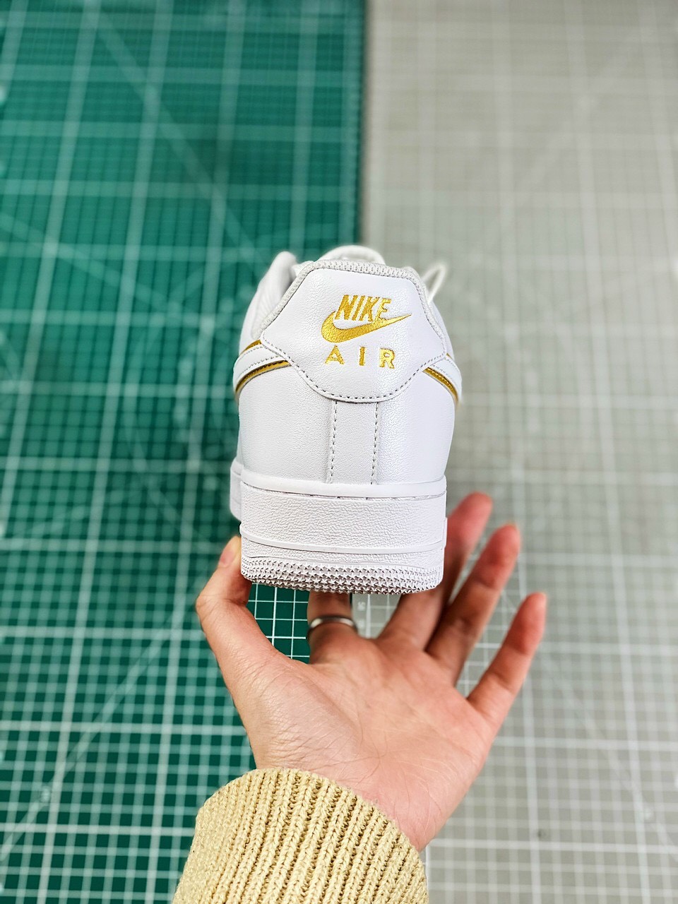 Nike Air Force 1 AO2132 102
