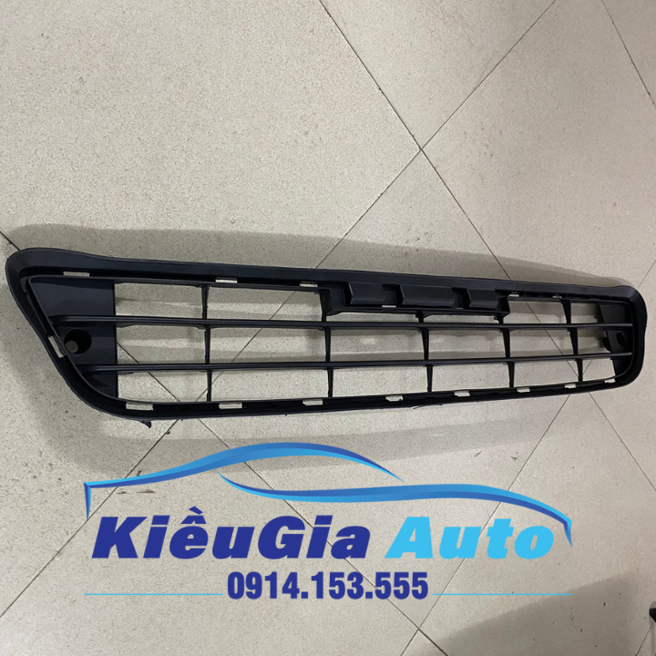Lưới cản (Ba đờ sốc) trước Toyota Innova 2008-2012