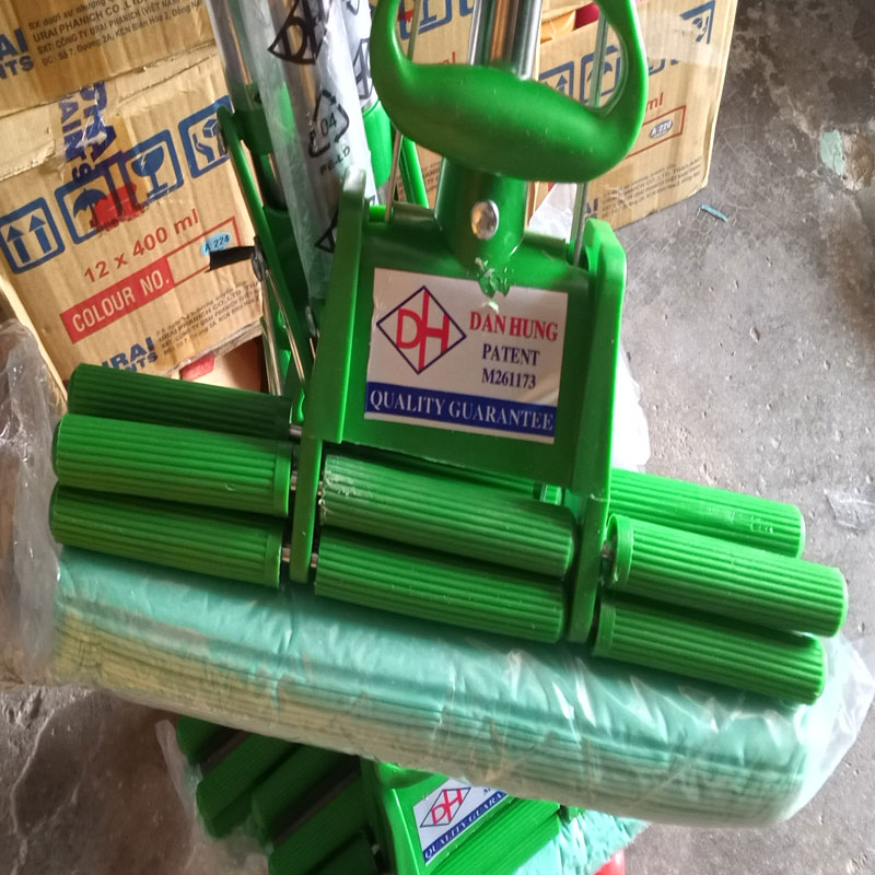 Cây lau nhà mút xốp màu xanh ( loại tốt)