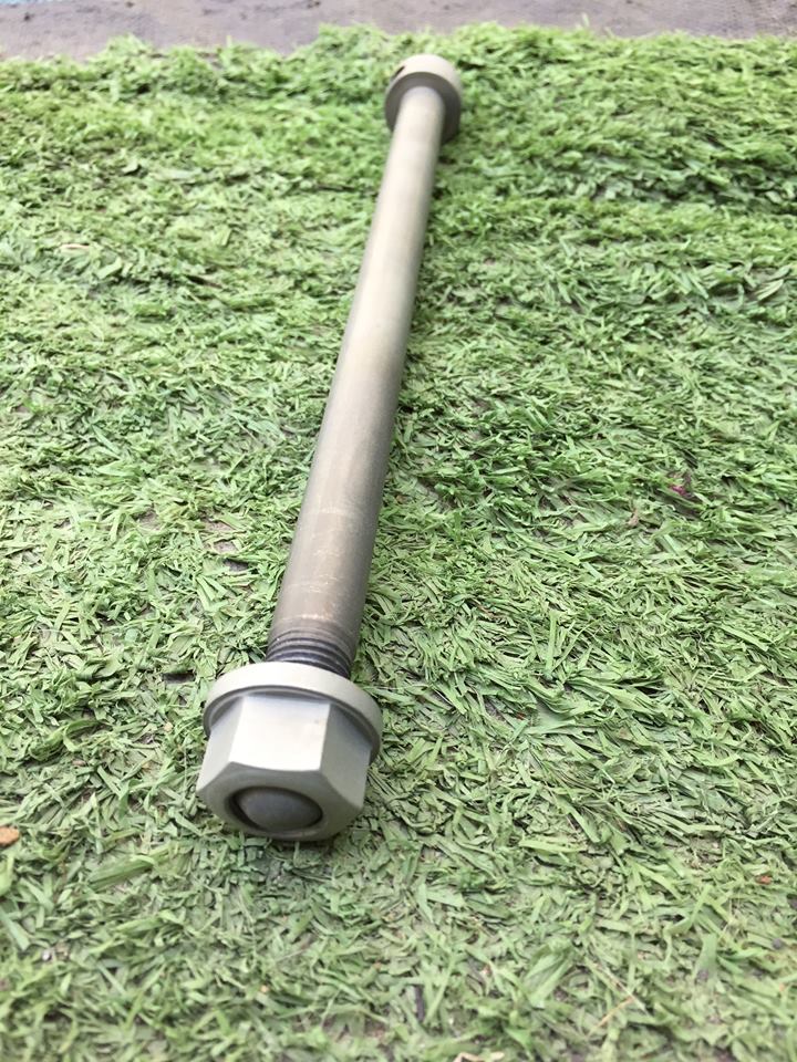 Cây cốt đùm sau honda 67 - hàng gia công 1:1