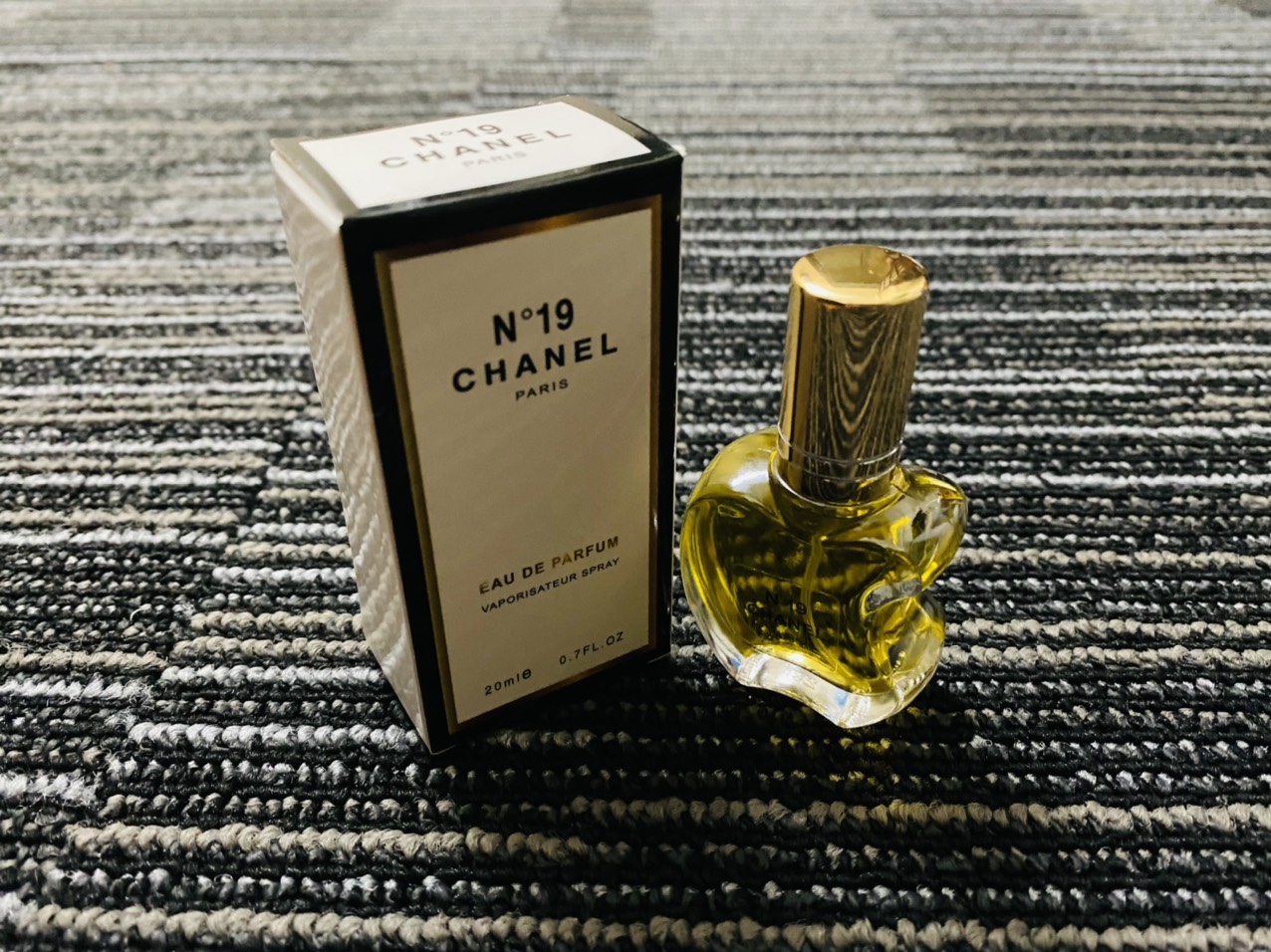 Nước Hoa Nữ Chanel No19 Eau De Parfum