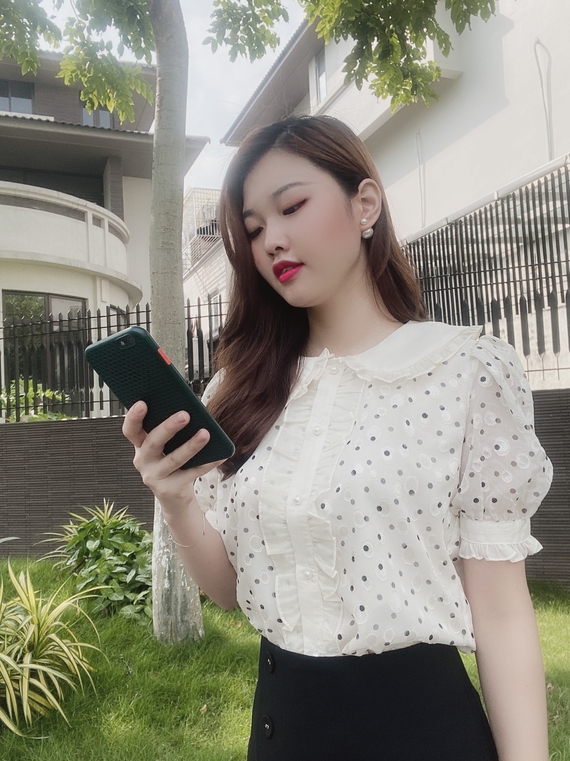 Áo chấm bi nữ