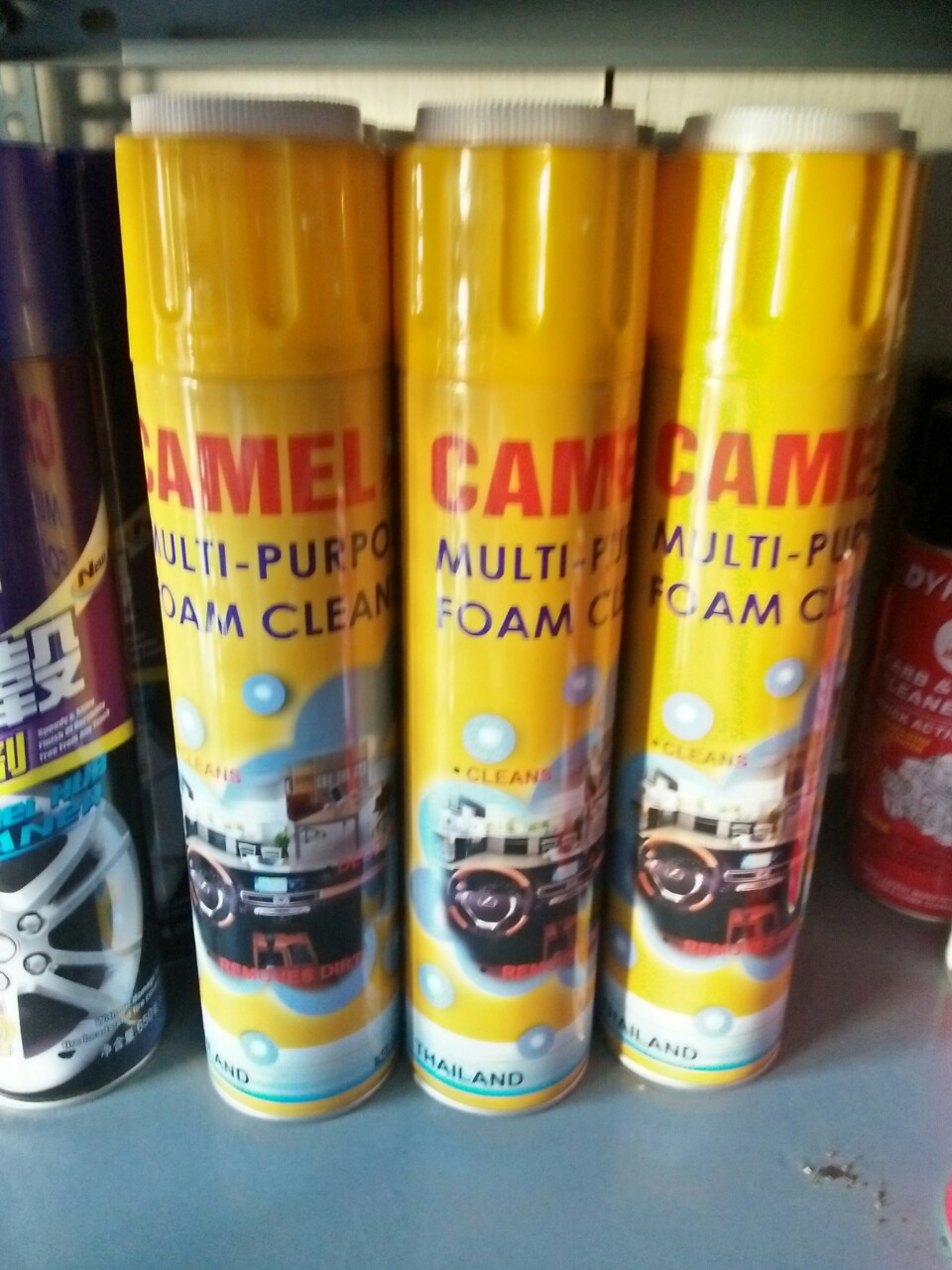 chai bình xịt tẩy nội thất Ô tô Camel 650ml