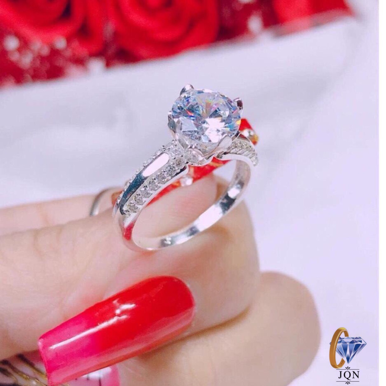 Nhẫn nữ đính đá mẫu mới trẻ trung- JQN gian hàng chính hãng cam kết bạc chuẩn, chất lượng không lo đen xỉn