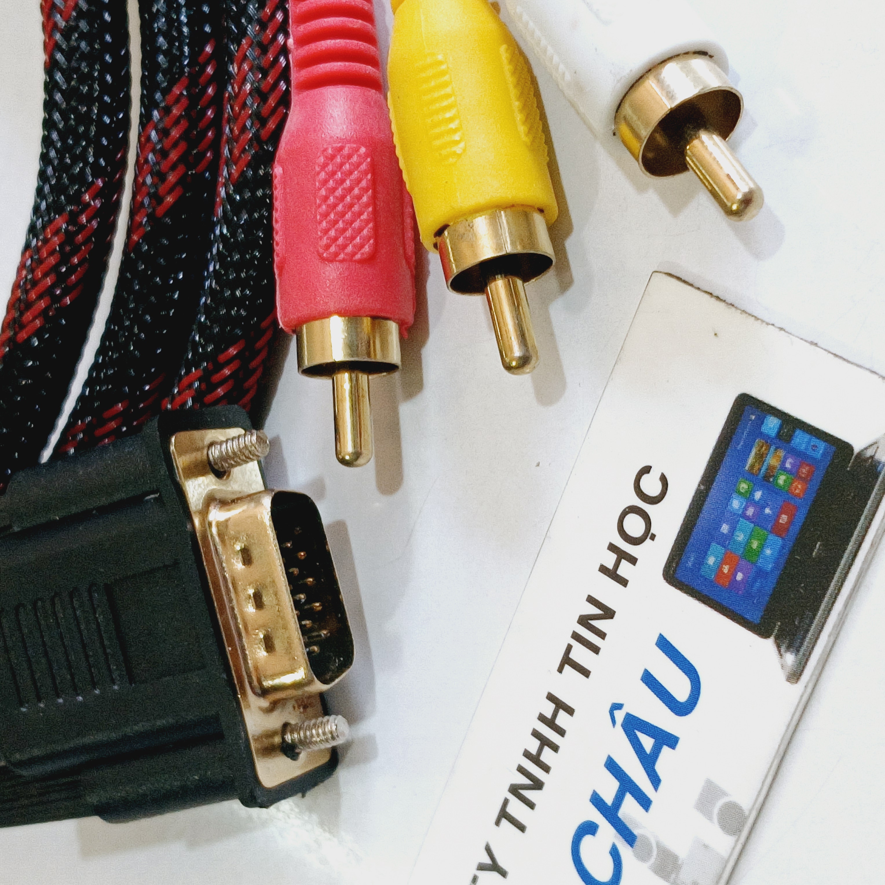 Cáp VGA ra  3 AV (3RAV) / Cáp dài 1.5M (TÍN HIỆU ANALOG)
