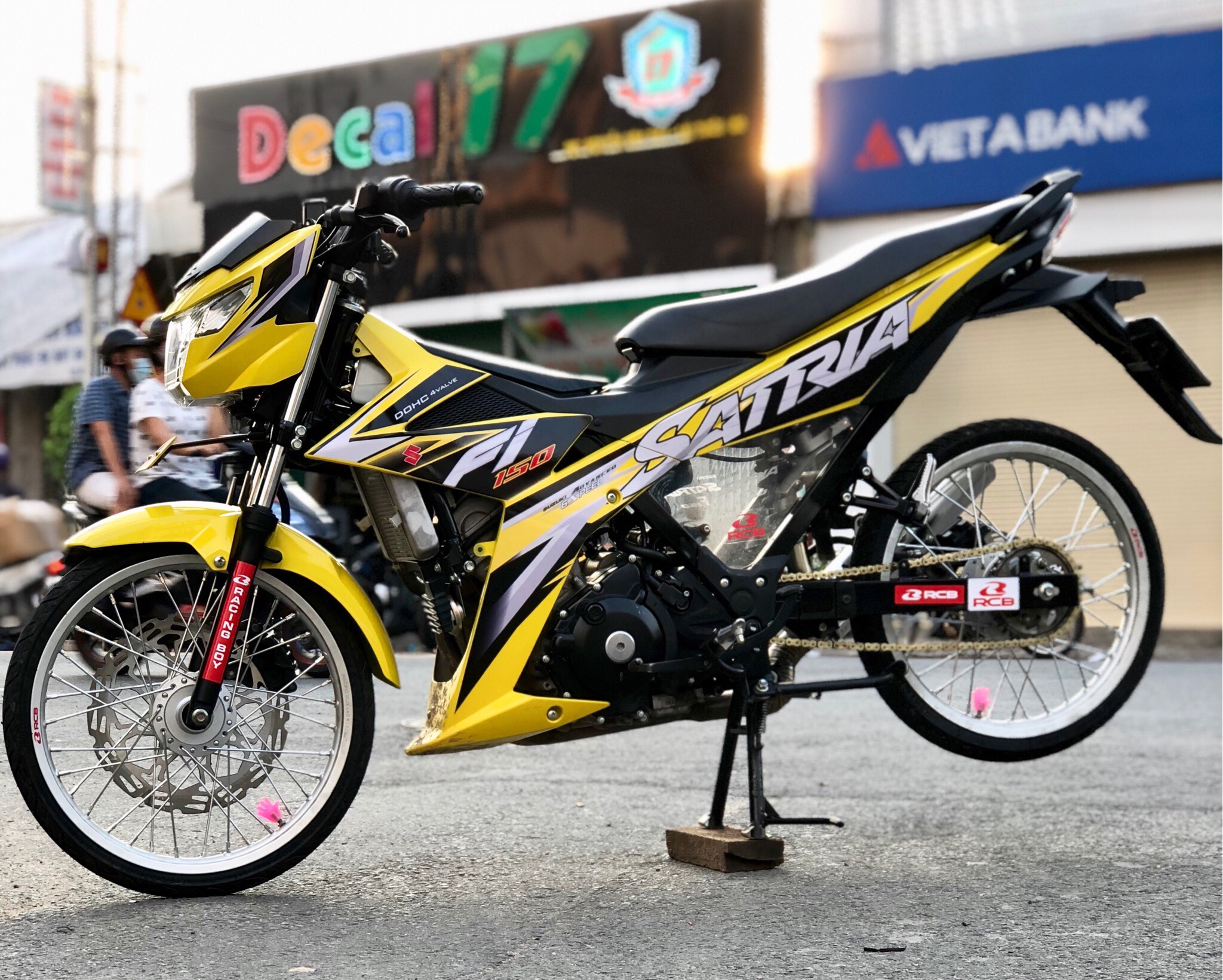 Tem suzuki satria f150 v6 - tặng logo