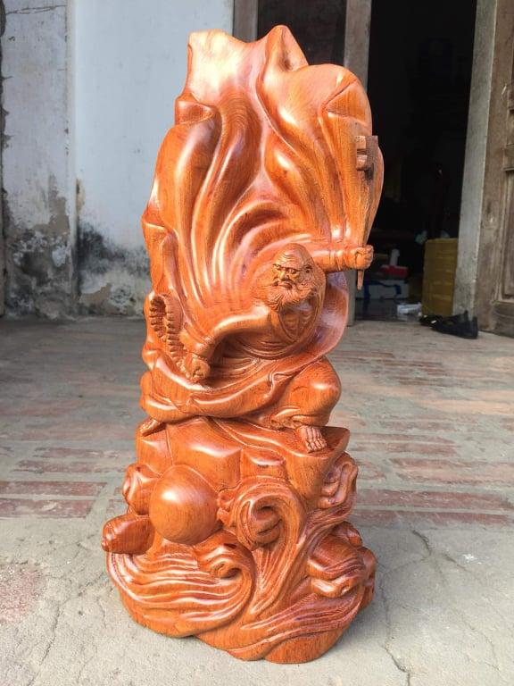 Đạt ma gỗ hương cao 40cm ngang 20cm