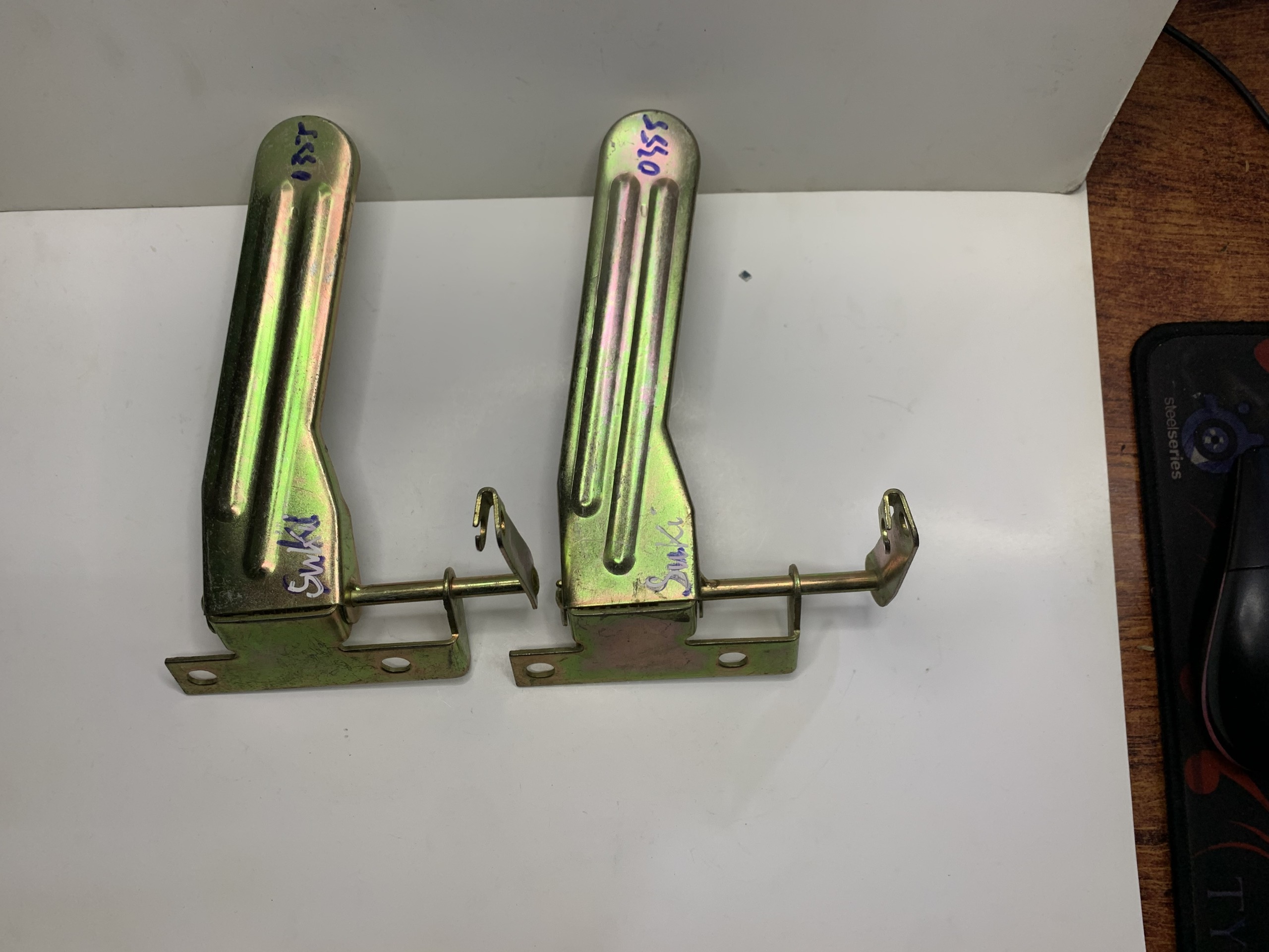 Chân bàn đạp ga xe suzuki 500kg , suzuki van, suzuki 7 chỗ, supper carry,,,,