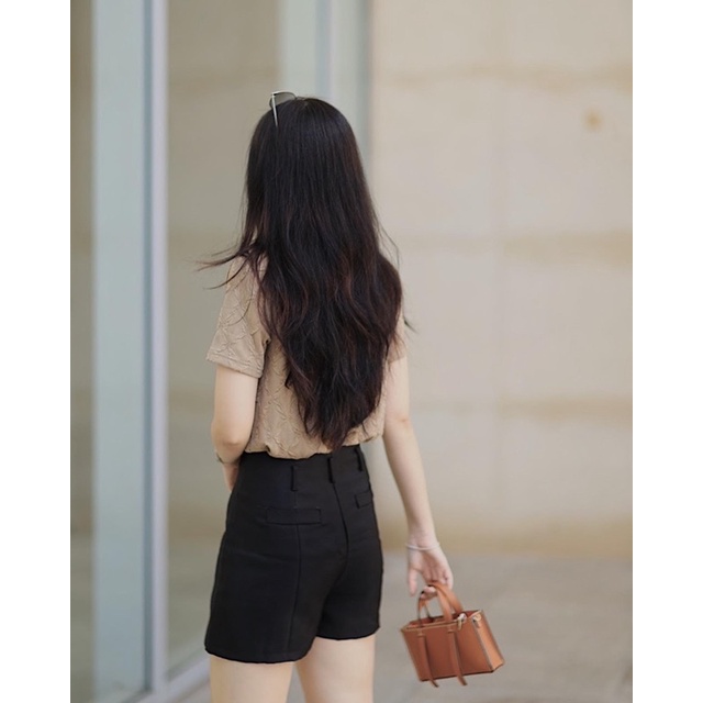 Quần Shorts xẻ V Ruchan