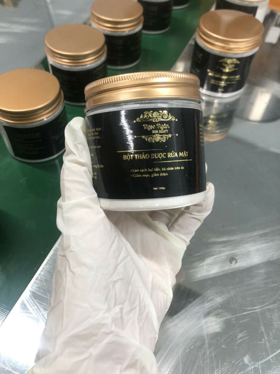 BỘT THẢO DƯỢC RỬA MẶT