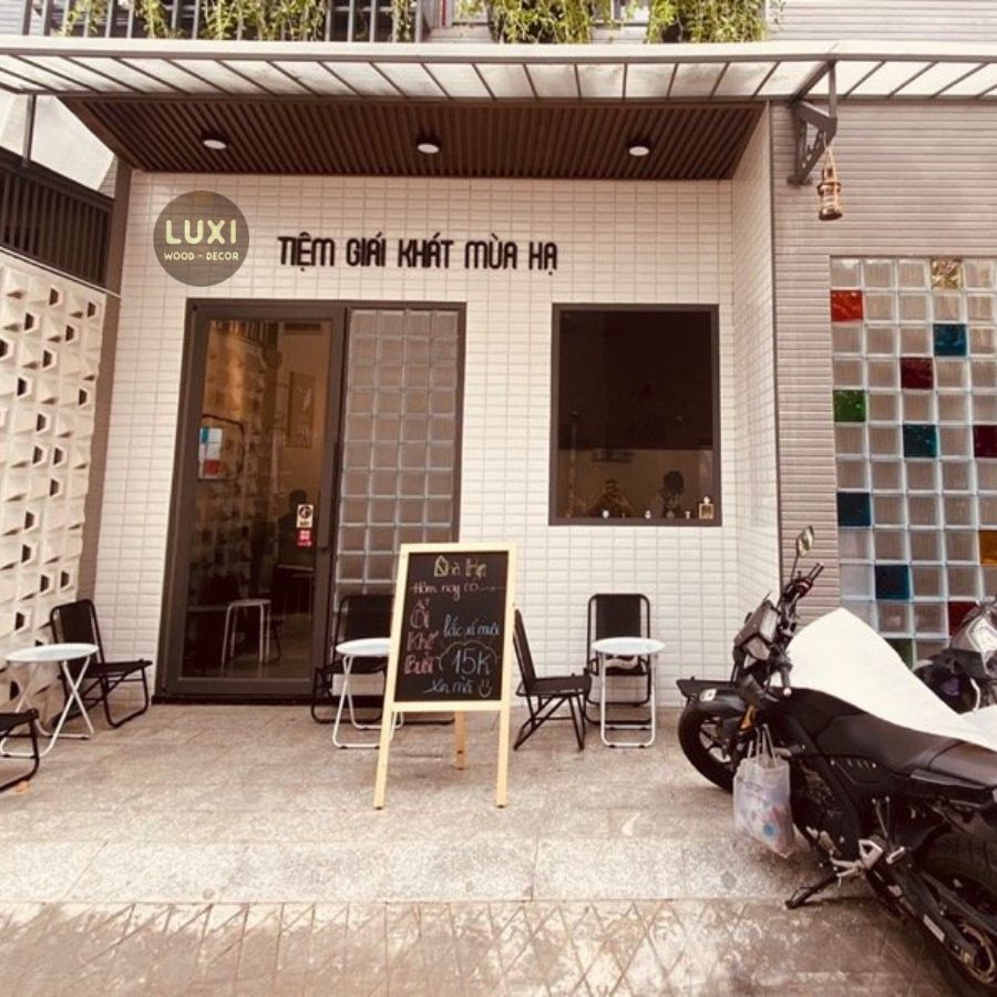 Bảng MENU viết phấn 1 mặt 3 chân gỗ gấp (TẶNG KÈM PHẤN MÀU + XỐP LAU BẢNG) - LUXI decor