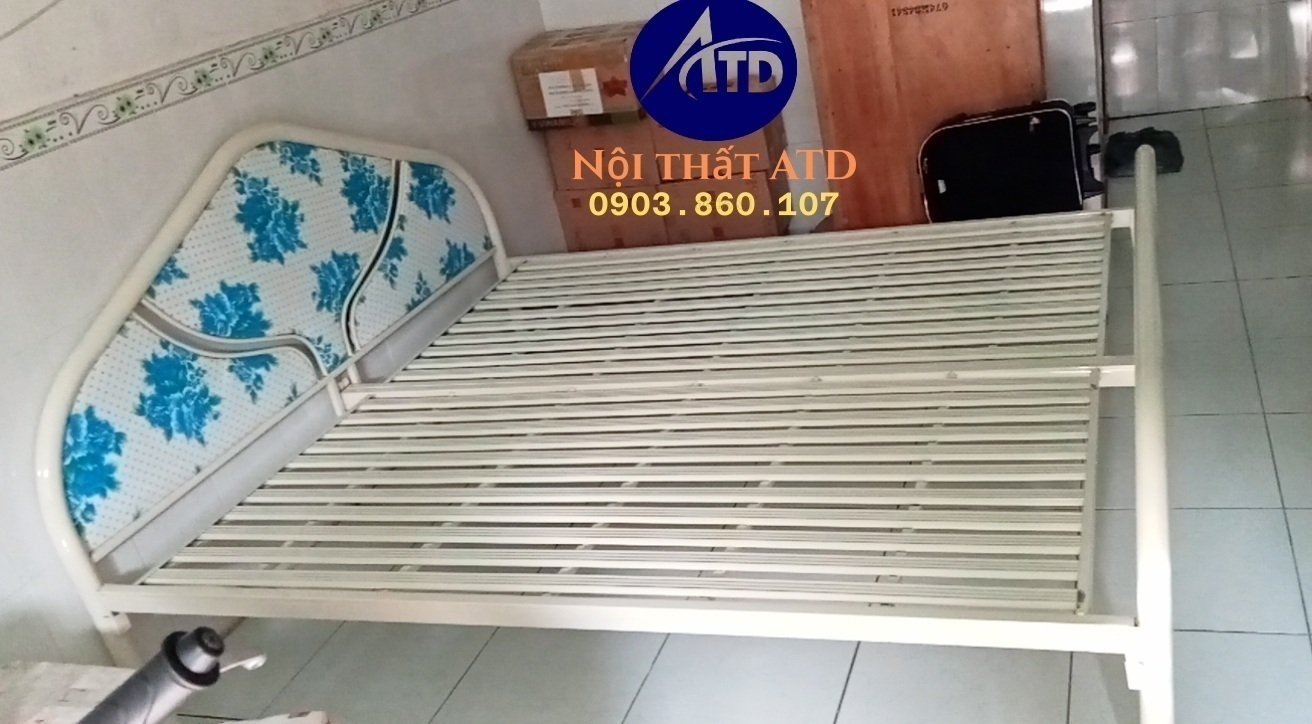 Giường sắt ngủ đơn giản đẹp giá rẻ tại xưởng y hình 100% màu xanh dương kem tphcm bình dương