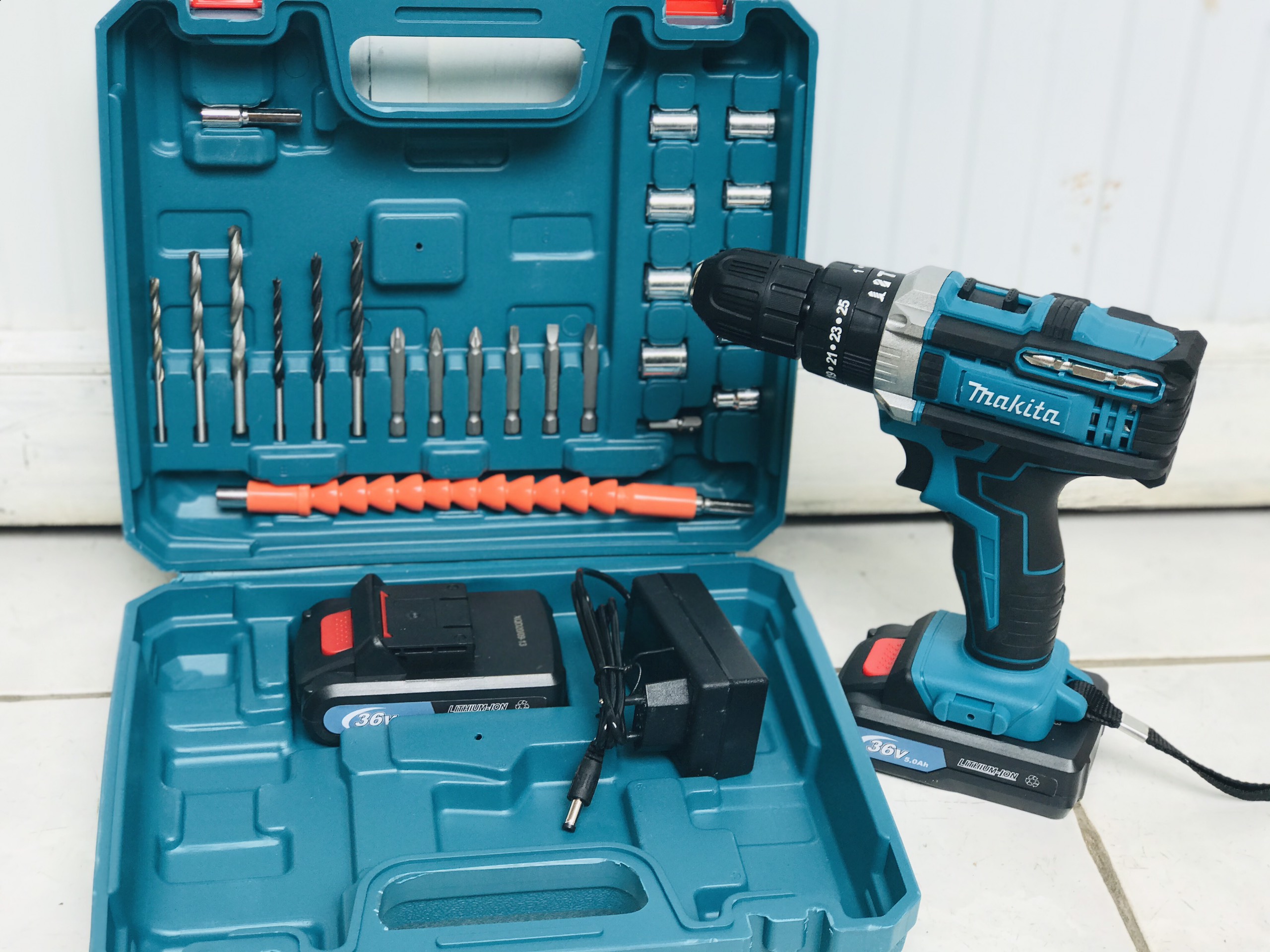 Máy khoan pin có BÚA makita 36v. (kèm 2pin và nhiều phụ kiện)