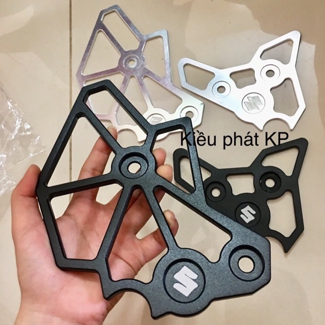 Nẹp sườn. Che pen Satria Raider nhôm cnc kèm logo titan