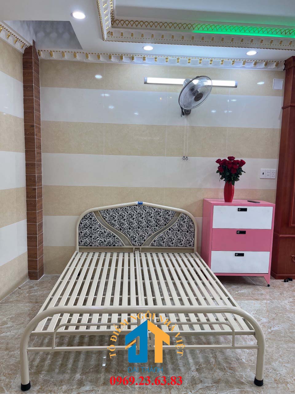 Giường  sắt kiểu tròn cách điệu 1m8 dài 2m