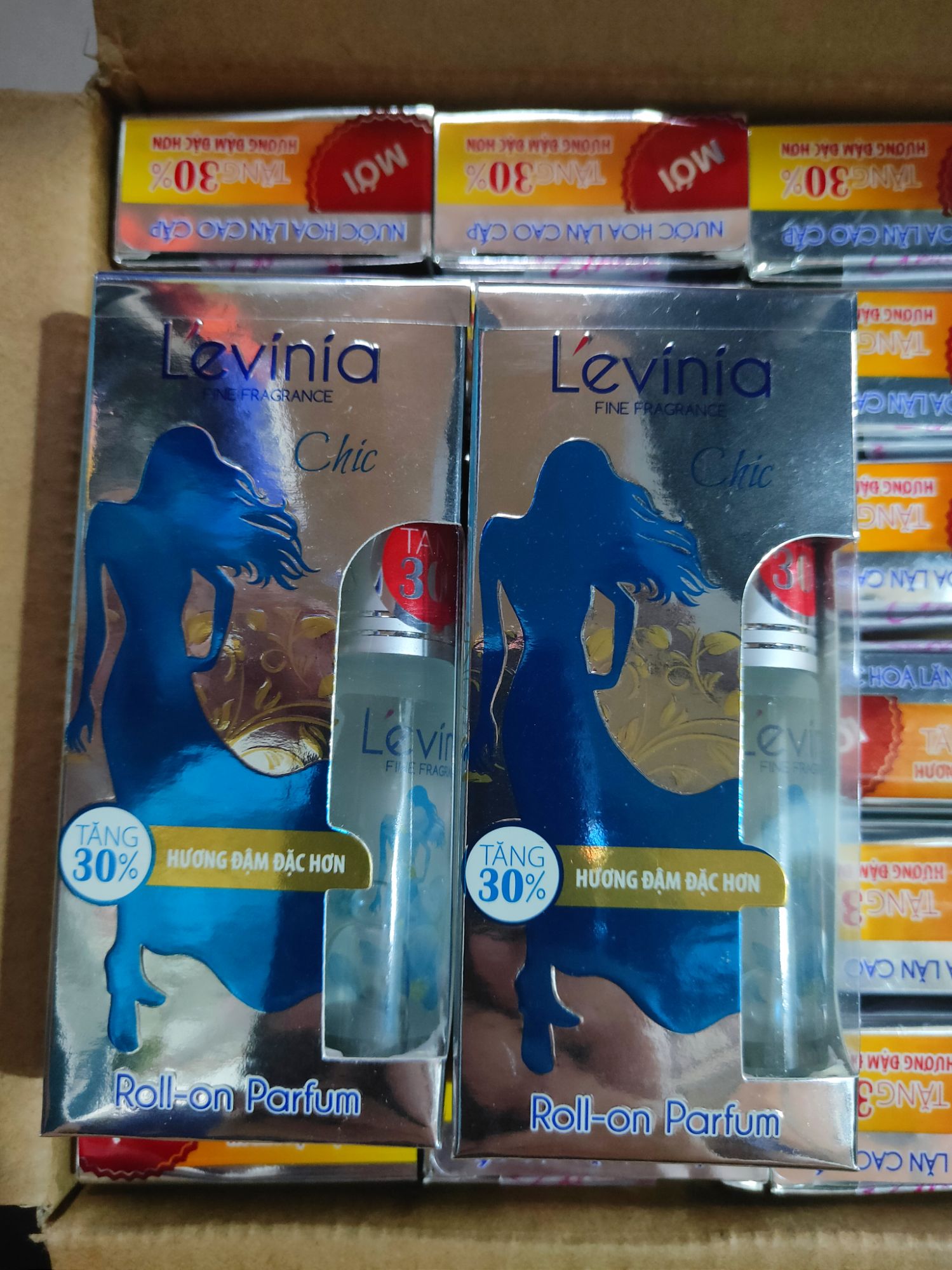 Nước hoa lăn xanh Chic l'evinia levinia 9ml