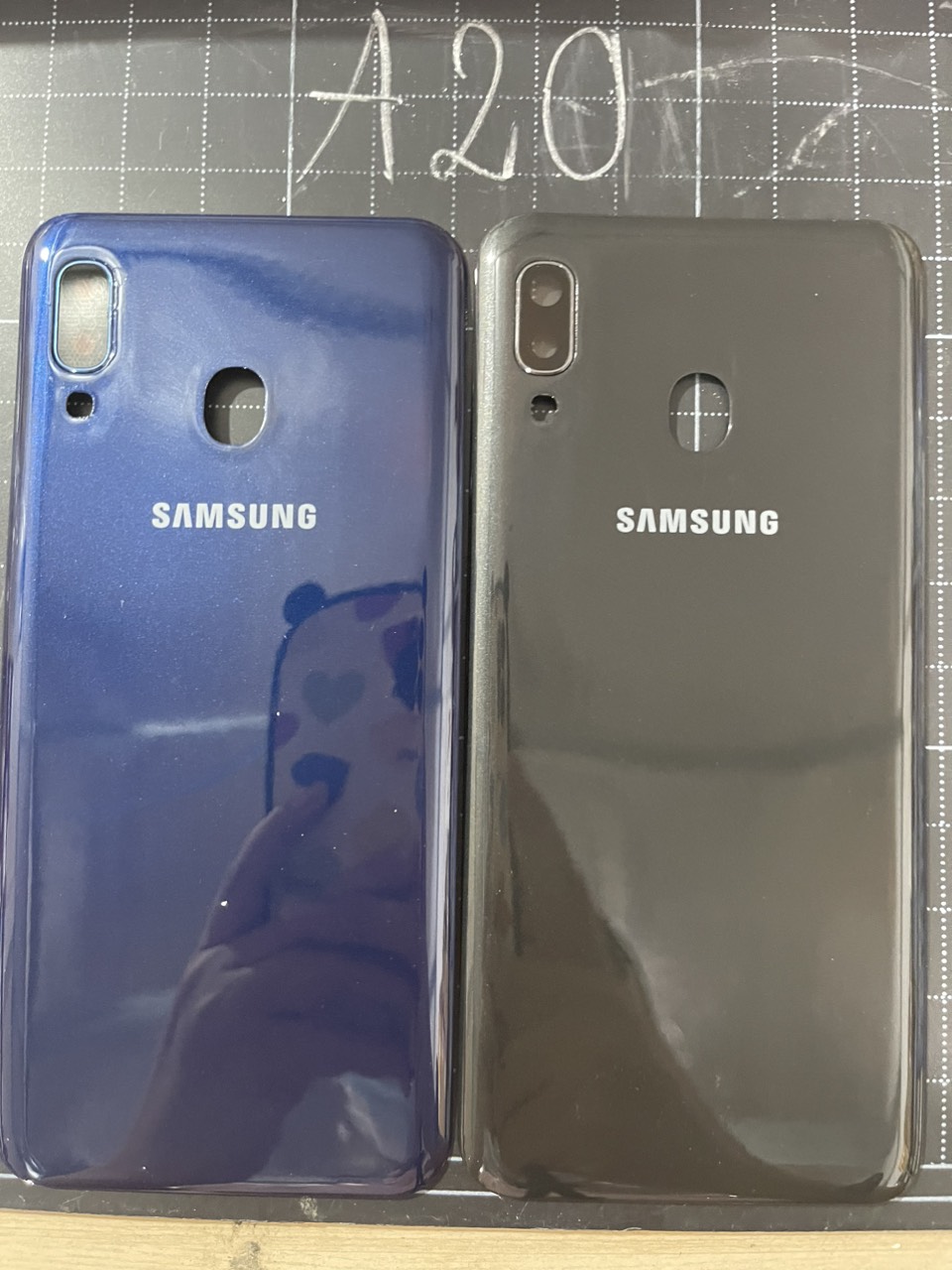 Nắp lưng thay thế Samsung A20 kèm kính camera