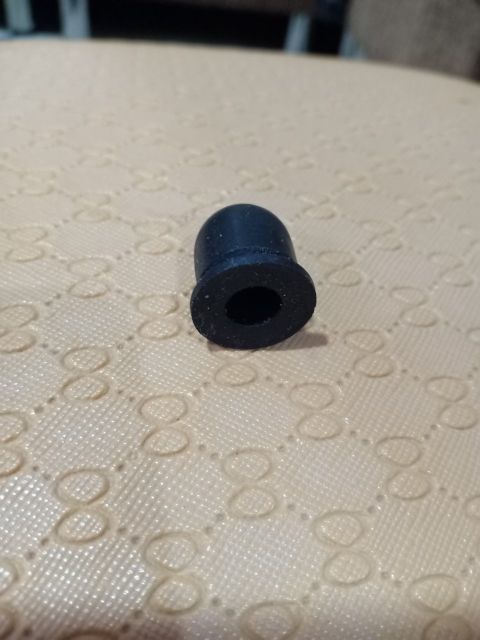 [HCM]Núm Vú/ Núm Bơm Xăng Đen Máy Cắt Cỏ