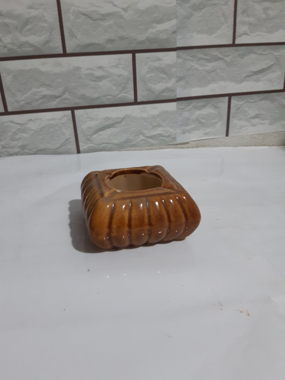[HCM]Gạt tàn men nâu vuông 5*10 cm