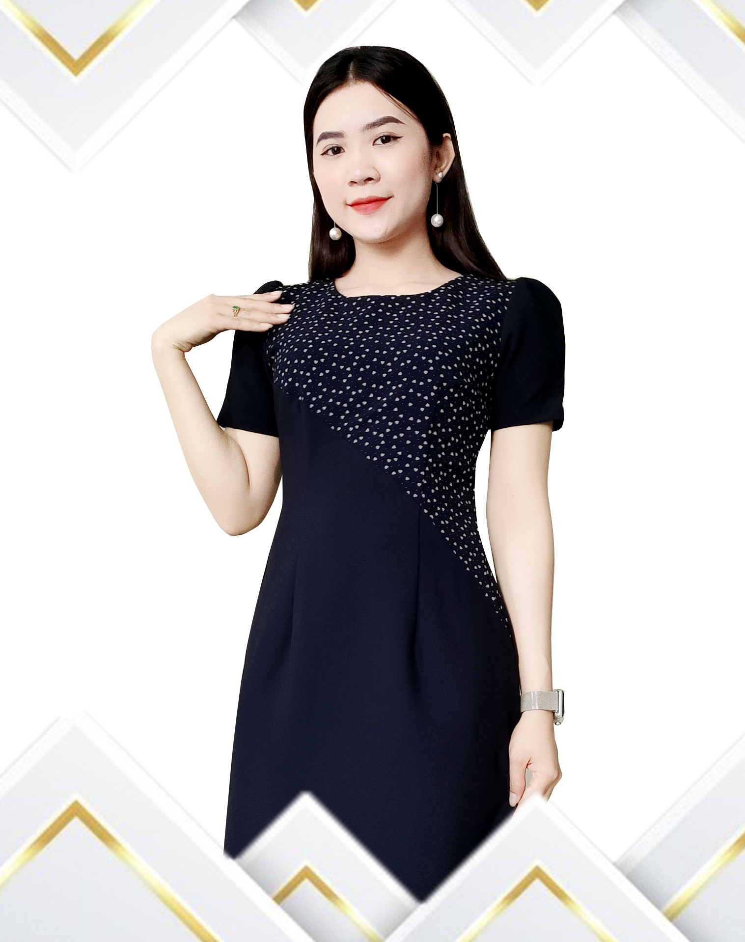 Đầm Suông Cổ Tròn Phối Họa Tiết Hoa Voan Điệu Đà DL783