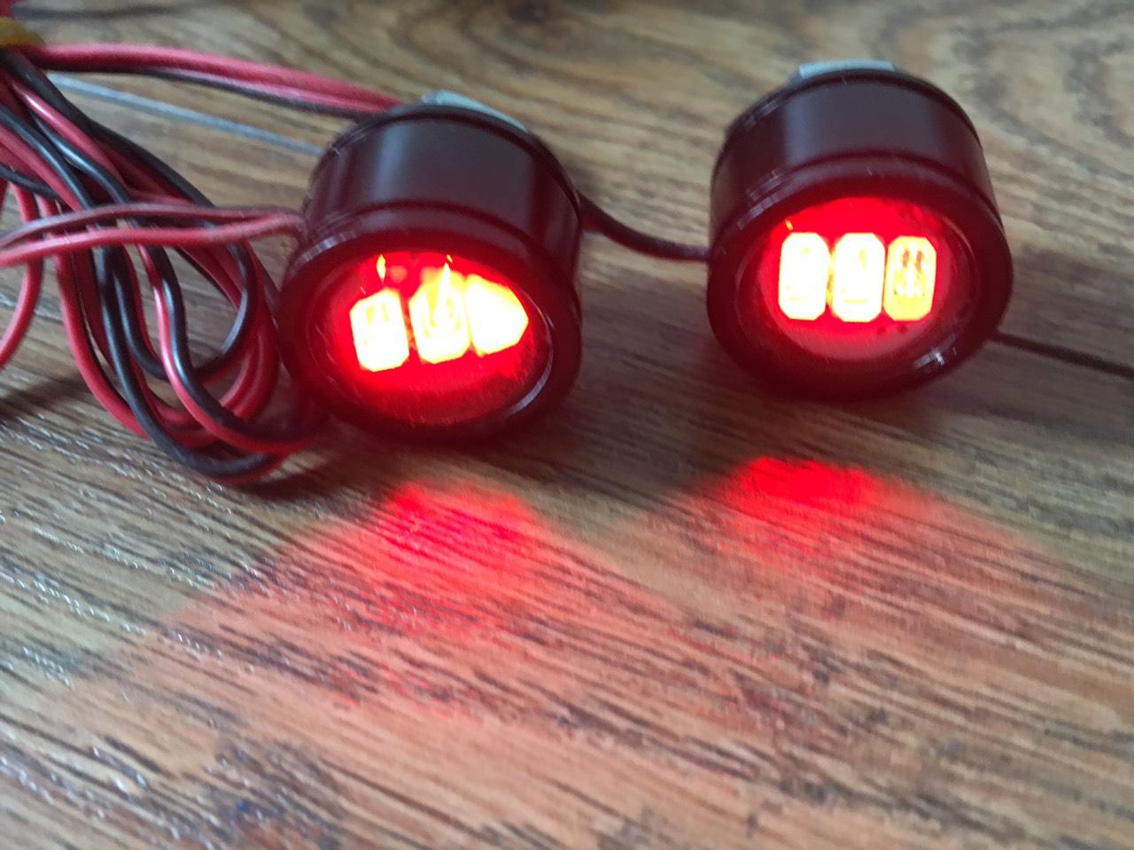 ĐÈN LED- CẶP ĐÈN CHỚP CHÂN GƯƠNG,BẢN SỐ