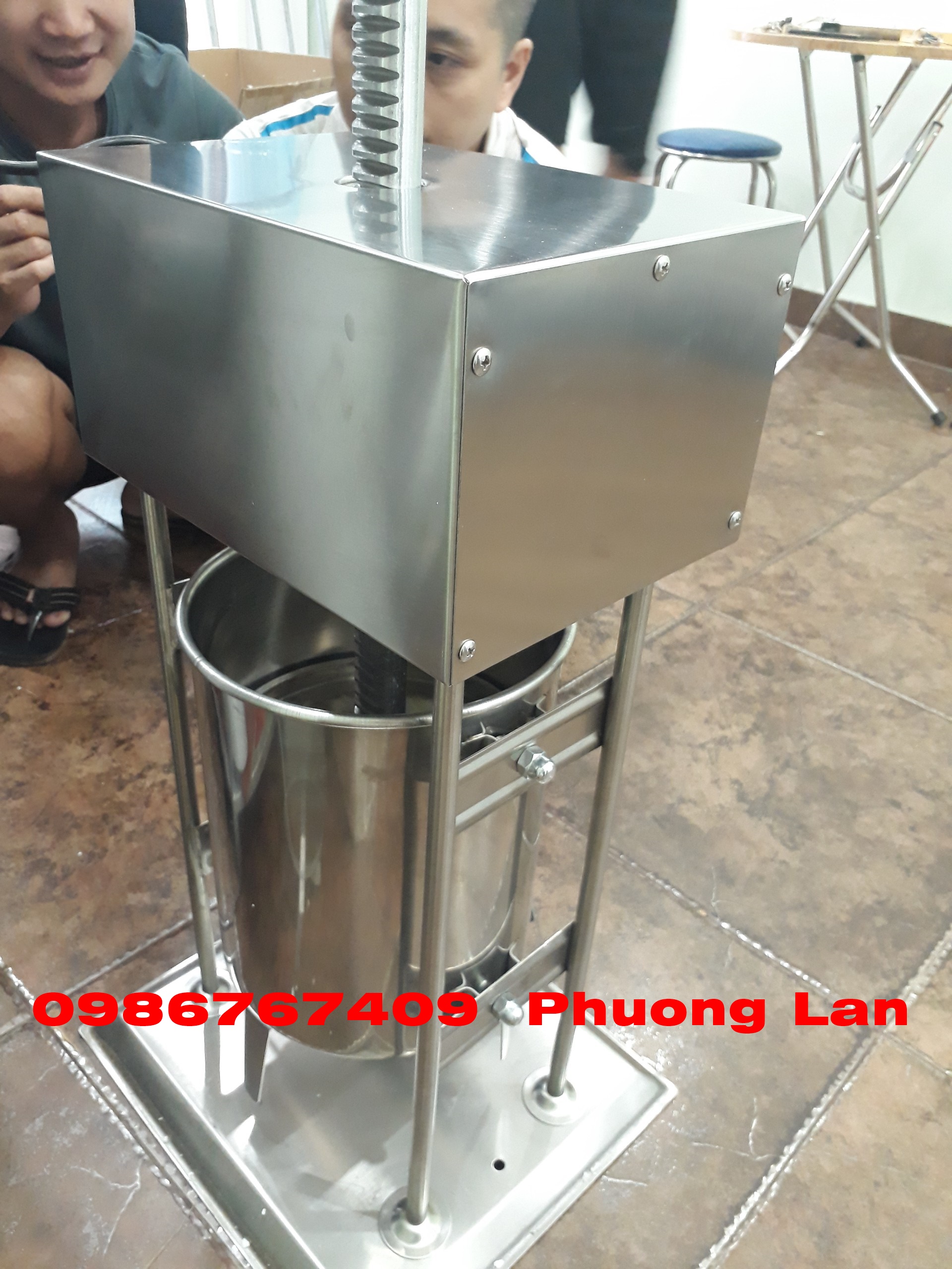 [Trả góp 0%]Máy đùn xúc xích 10l chạy điện