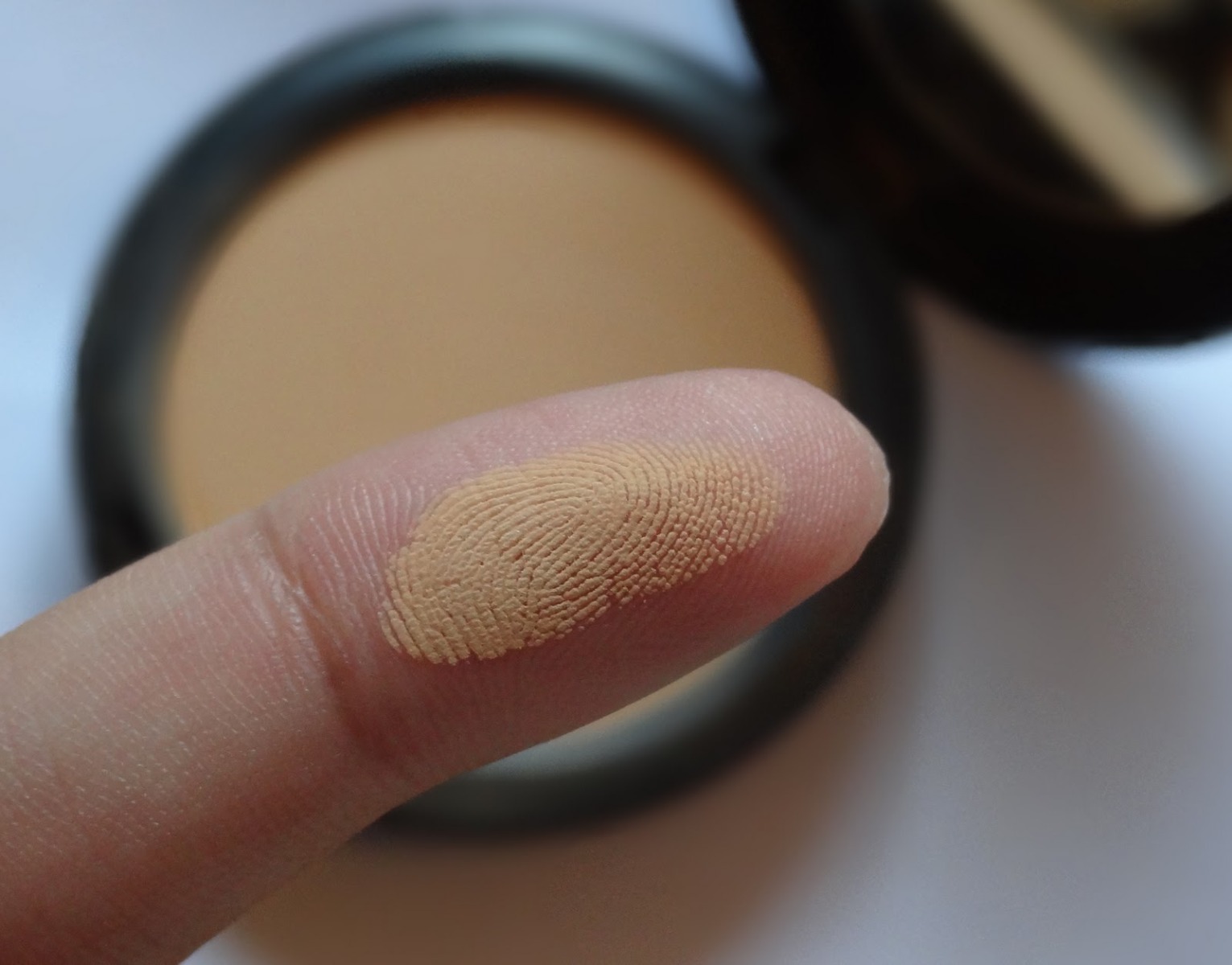 Phấn Phủ MAC Studio Fix Powder Plus Foundation ( Có Swatch )