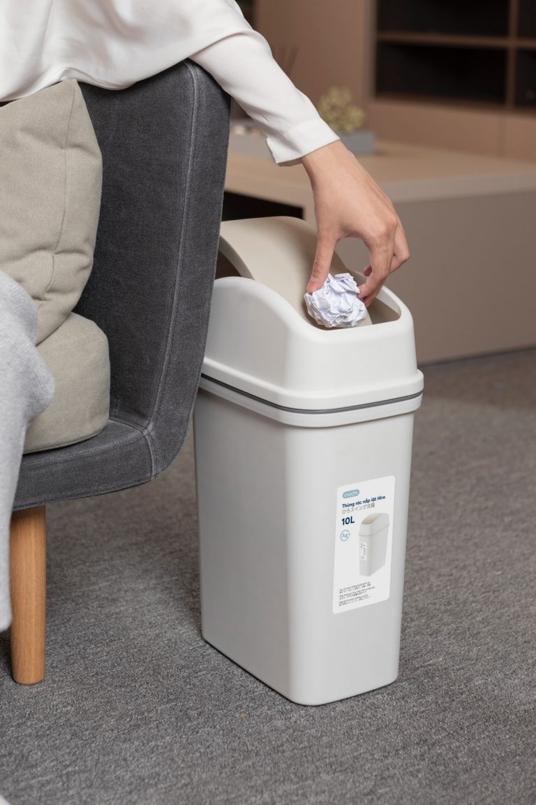 Thùng rác nắp lật Hiro 5L ( Giao màu ngẫu nhiên )