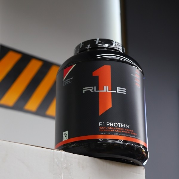 [HCM] RULE1 PROTEIN ISOLATE - BỔ SUNG PROTIEN WHEY GIÚP PHÁT TRIỂN CƠ BẮP