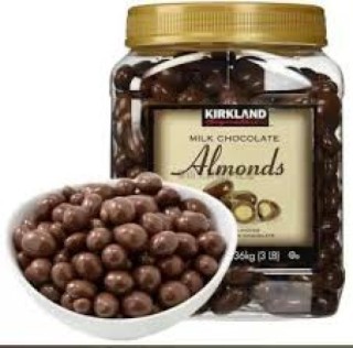 Socola sữa hạnh nhân Kirkland Milk Chocolate with Admonds của Mỹ hộp 1360gr thumbnail