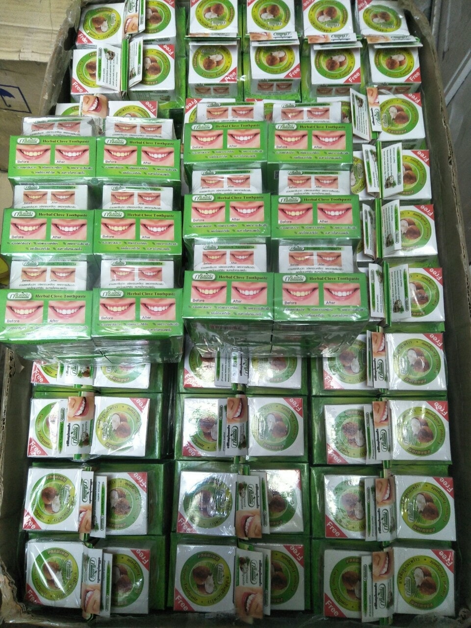 Kem trắng răng HERBAL CLOVE TOOTHPASTE Thái Lan