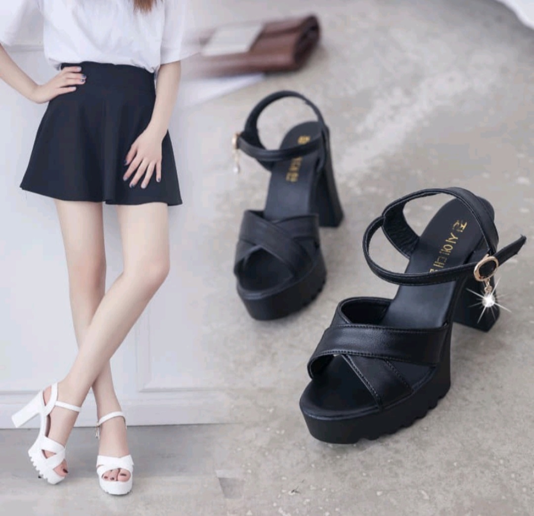Giày sandan cao gót đế thô quai chéo cá tính 9f