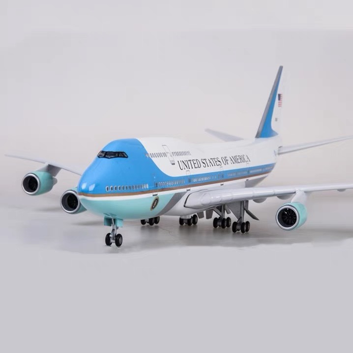 Mô hình máy bay lắp ráp có đèn led Air Force One Boeing B747 47cm