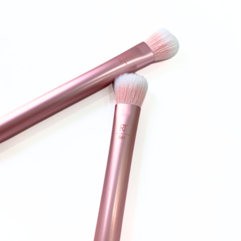 Cọ Tán Bầu Mắt Size Vừa RT REAL TECHNIQUES Daily Eye Medium Shadow