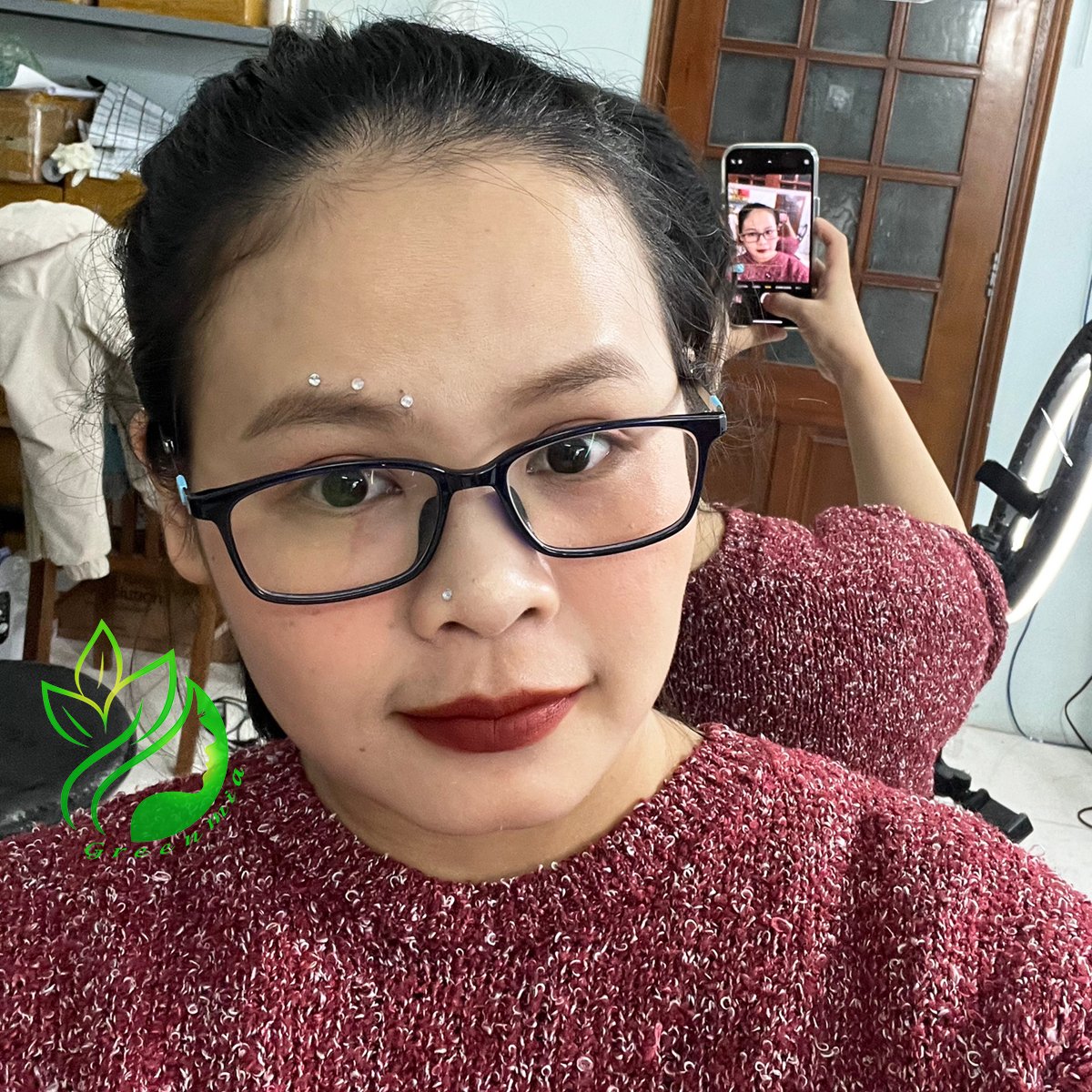 Son Romand Kem Lì Vỏ Vuông Blur Fudge Tint Màu 04 Radwood Nâu Gỗ Trầm Ấm 5g